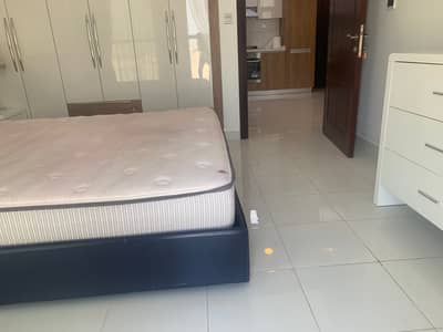 فلیٹ 1 غرفة نوم للايجار في الفرجان، دبي - شقة في ستارز من دانوب الفرجان 1 غرف 56000 درهم - 5694919