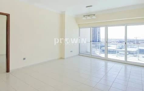 1 Bedroom Flat for Sale in Jumeirah Lake Towers (JLT), Dubai - Motivated  Seller |Best of JLT Views  | Attractive ROI| Kitchen Equipped | High Floor | Lake View |TENANTED