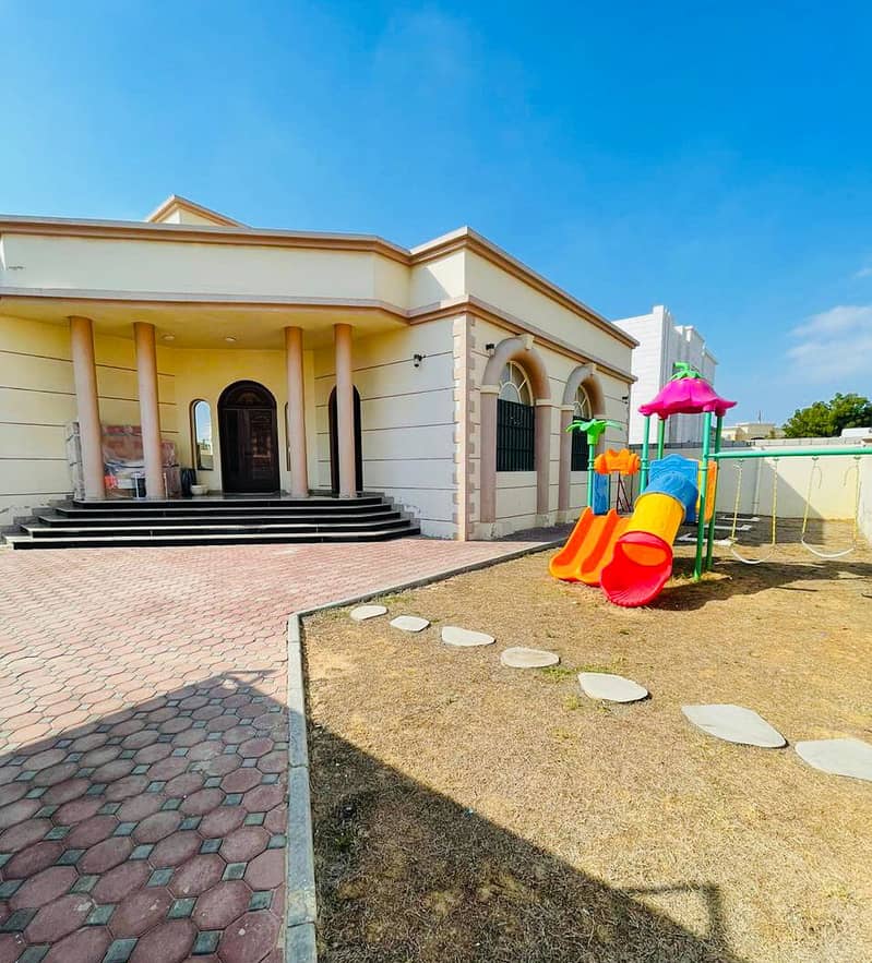 Villa for rent in Al Raqaib 3 master bedrooms Master Majlis with sinks hall There is an appendix Villa for rent in Al Raqaib