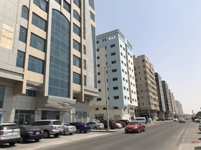 مبنى سكني 21 غرف نوم للايجار في مصفح، أبوظبي - مطلوب للإستثمار بنايات جاهزة بأبوظبي ومصفح دفعة واحدة
