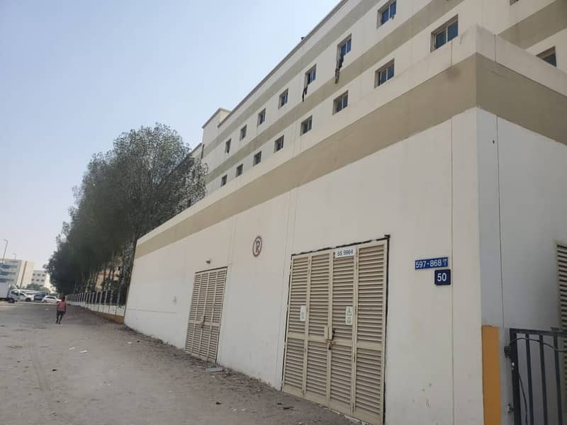 سكن عمال في مجمع دبي للاستثمار 1 غرفة 1650 درهم - 6335900