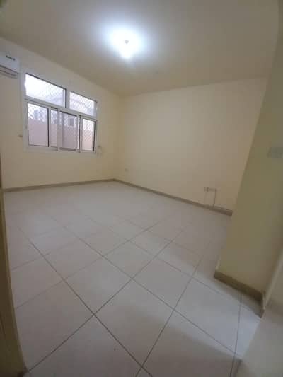 Studio for Rent in Al Khalidiyah, Abu Dhabi - Massive Big Studios In Al Khalidiyah with free water ,electricity & Maintenance / Monthly or Yearly Payment