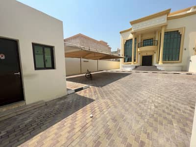 فیلا 7 غرف نوم للايجار في مدينة خليفة، أبوظبي - stand alone 7  bedroom villa with Driver room  + maid room +  Wardrobes + backyard kca