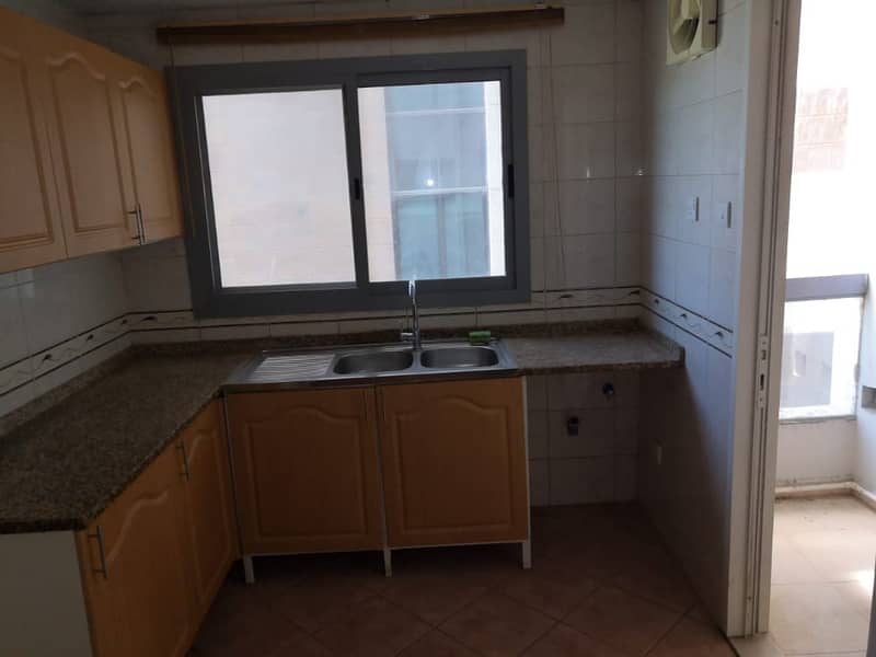9 For sale an apartment of 3 rooms and a hall with a balcony in Al Majaz 3 in Al Serhi Tower