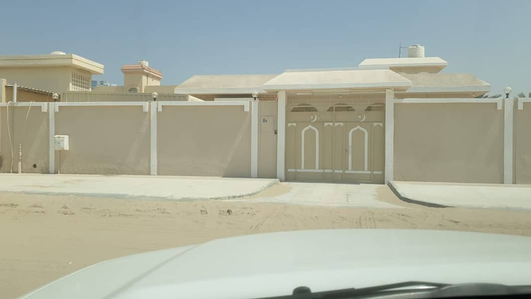For sale villa in Al-Nakhilat, Sharjah