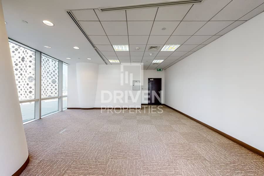 Prime Location | Large and Bright Office