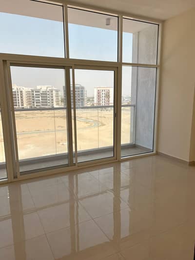 فلیٹ 1 غرفة نوم للايجار في مجمع دبي ريزيدنس، دبي - شقة في بناية K1 مجمع دبي ريزيدنس 1 غرف 33000 درهم - 6339063
