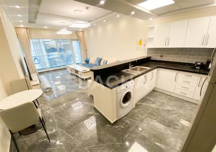 FURNISHED UNIT! / Vacant 1Br / Mid Floor