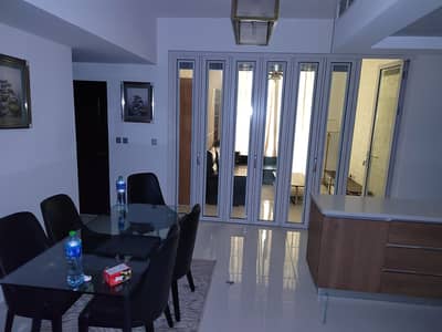 شقة 2 غرفة نوم للايجار في الفرجان، دبي - شقة في غلامز من دانوب الفرجان 2 غرف 75000 درهم - 6162588