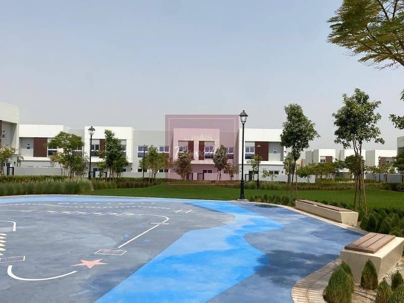 SINGLE ROW OVERLOOKING BASKET BALL COURT|VASTU