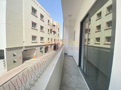 3 Bedroom Flat for Rent in Bur Dubai, Dubai - SUPER OFFER!! LAVISH 3BHK APARTMENT FOR BACHELOR & COUPLES  AND ALLOW FOR PARTITION IN AL HAMRIYA JUST 95,000/-AED