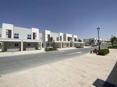 3 Bedroom Townhouse for Rent in Dubailand, Dubai - Big Garden |  Single Row | Near Pool and Park