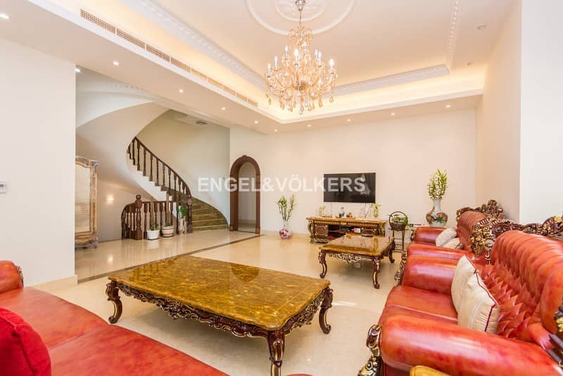 Luxury Villa Right Next To Seafront & Park