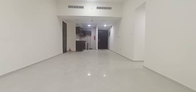 2 Bedroom Flat for Rent in Dubai Sports City, Dubai - Golf view | 2Bhk for Rent with 3 Balcony|  Chiller With Dewa |
