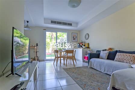 2 Bedroom Villa for Rent in The Springs, Dubai - Updated kitchen | Close to pool, park and Lake