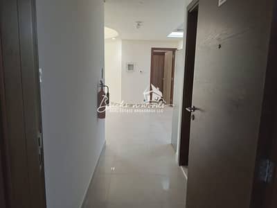 شقة 1 غرفة نوم للبيع في الفرجان، دبي - شقة في بناية ايست 40 الفرجان 1 غرف 927000 درهم - 6350498