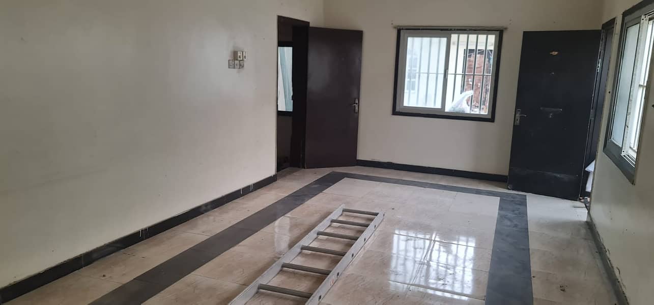 ***URGENT FOR SALE -10BHK Single Storey Villa Available in Al Mansoura Area***