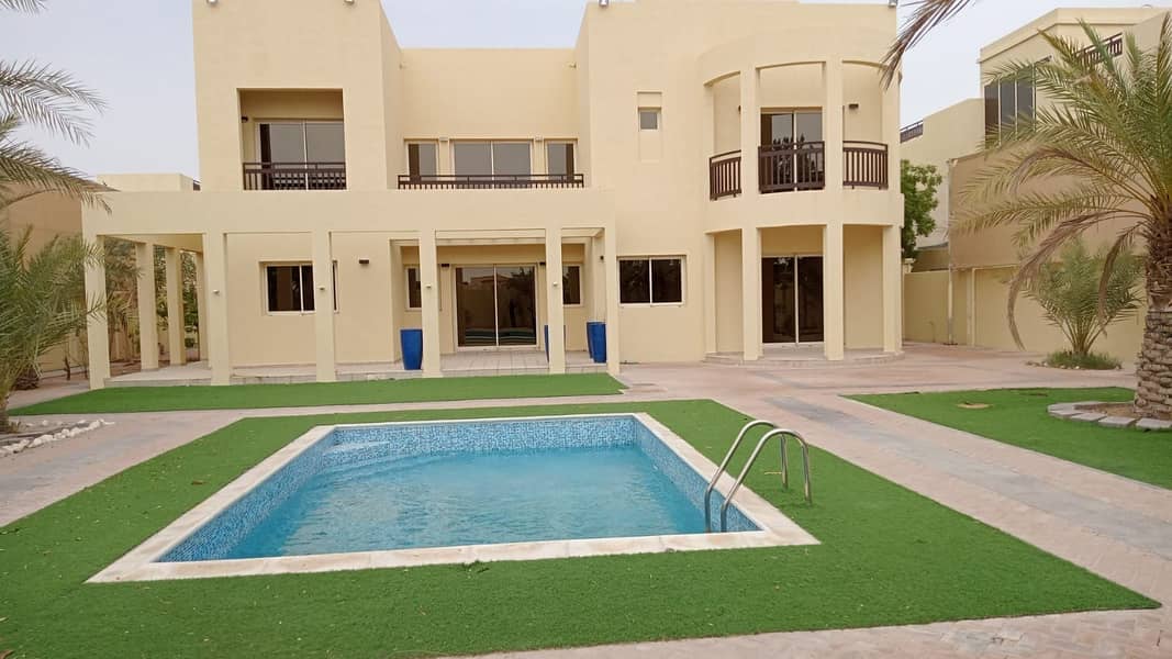 Large 5 Bedroom Villa with a Maid\'s Room