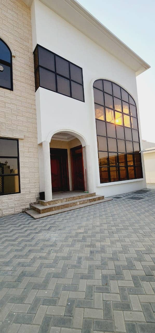 SPECIOUS DUPLEX  4 BEDROOMS VILLA AVAILABLE FOR RENT