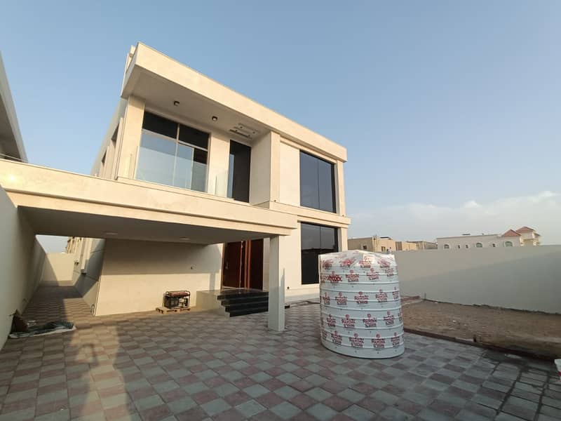 For sale villa, modern design, in an excellent location, a large building area, opposite the Academy, and near Sheikh Ammar Street