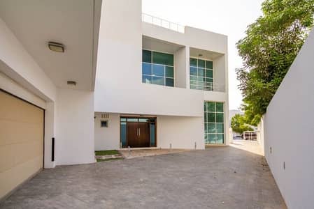 5 Bedroom Villa for Sale in Al Sufouh, Dubai - Vaastu Compliant I Vacant I Pool and huge garden !