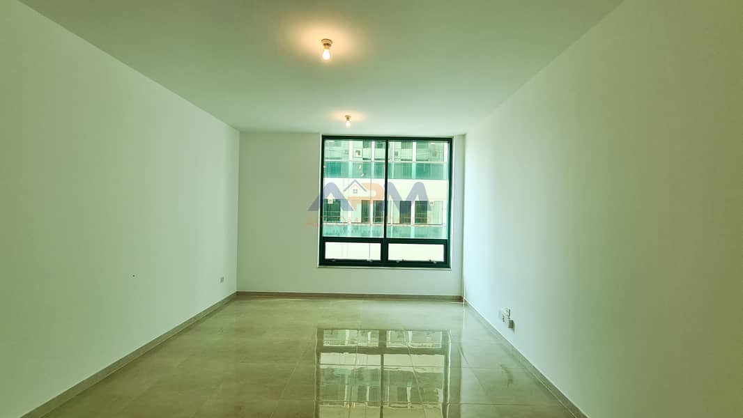 شقة في شارع حمدان 1 غرفة 47000 درهم - 4880813