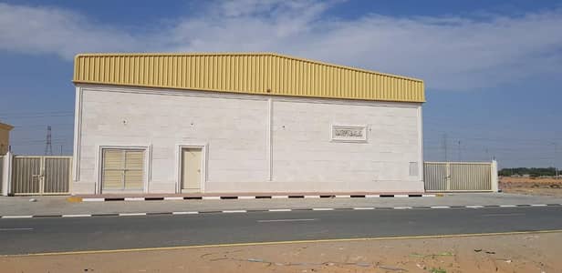 Factory for Rent in Al Sajaa, Sharjah - FACTORY FOR RENT 40,000 SQFT 16 LABOR ROOMS AND 3 WAREHOUSE ELE POWER 250 KW PRIME LOCATION AL SAJAA