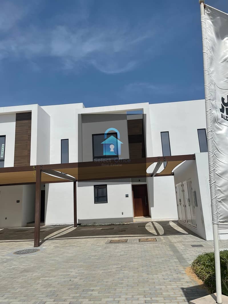 Grand 2bhk villa in alghadeer with maid room | for sale