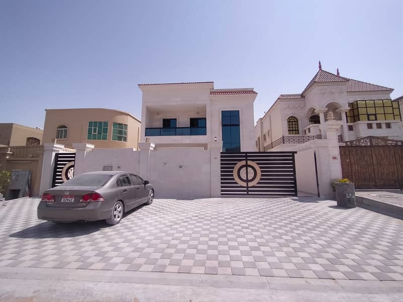 Villa for sale in Al Mowaihat, the first inhabitant, on an area of ​​​​5000 feet, super deluxe finishing, without down payment, freehold for all natio