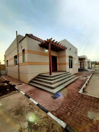 3 Bedroom Villa for Rent in Mohammed Bin Zayed City, Abu Dhabi - MULHAQ'S ARENA! LAVISH 3BHK MULHAQ WITH SHADED PARKING MBZ!