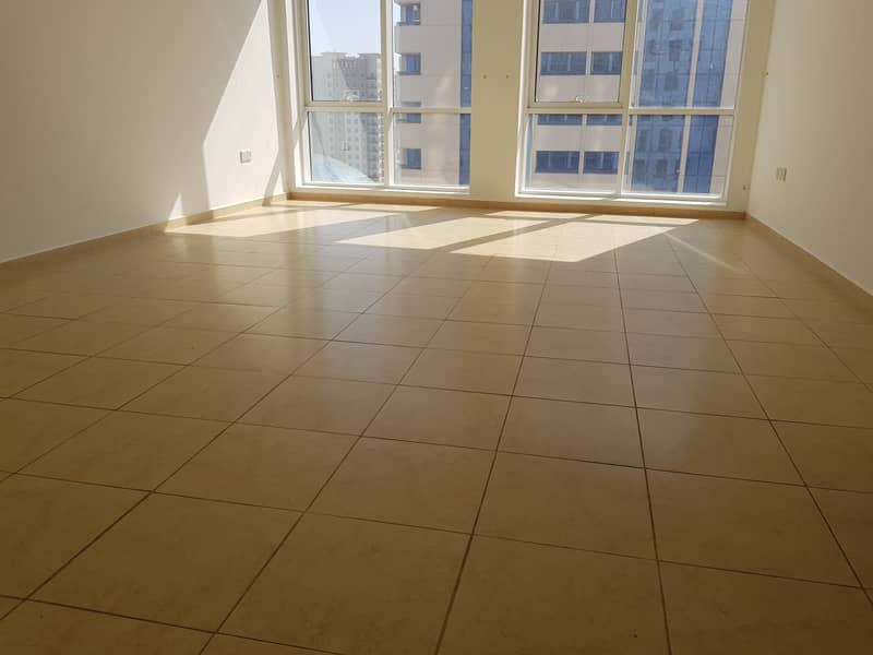 شقة في شارع الشيخ خليفة بن زايد 1 غرفة 45000 درهم - 6364935