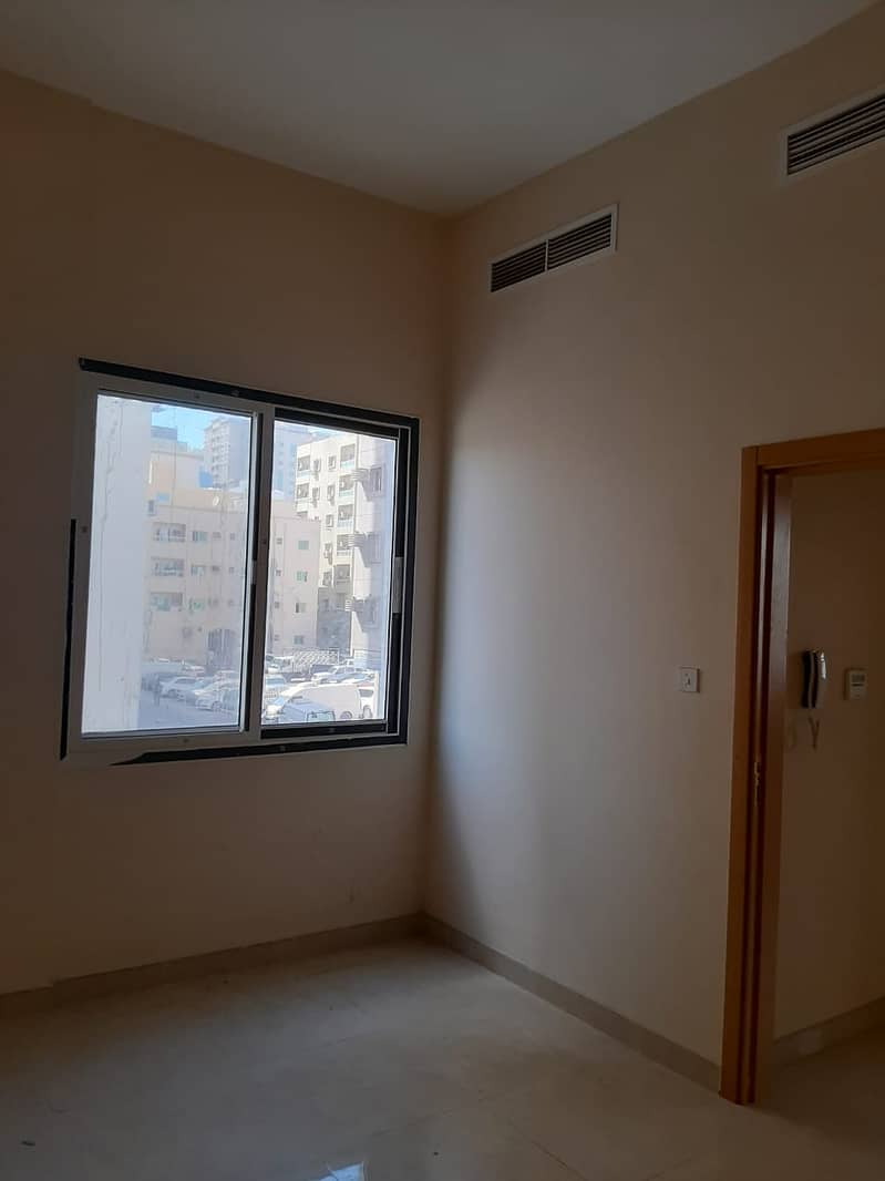 Rent room, lounge, kitchen and bathroom behind the UAE markets 18000 thousand