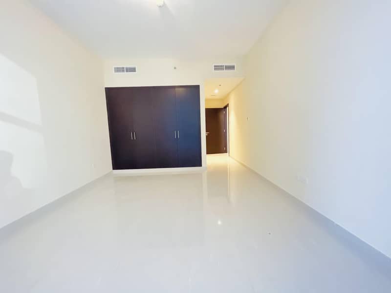 شقة في برج السلام،شارع الشيخ زايد 1 غرفة 77000 درهم - 6367582