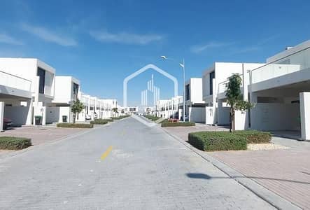 3 Bedroom Townhouse for Sale in DAMAC Hills 2 (Akoya by DAMAC), Dubai - Hot Deal|| Value for Money || 3 Plus Maid And Ready To Move In|| Discounts and offers