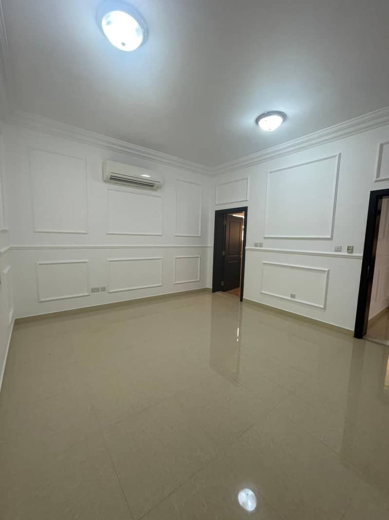 TODAY OFFER EXTRA NEAT AND CLEAN 3BHK AND HUGE HALL AT PRIME LOCATION NEAR SHABIA
