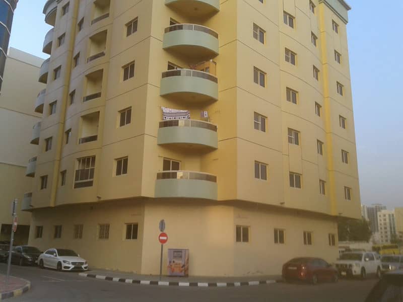 For sale building in Rashidiya