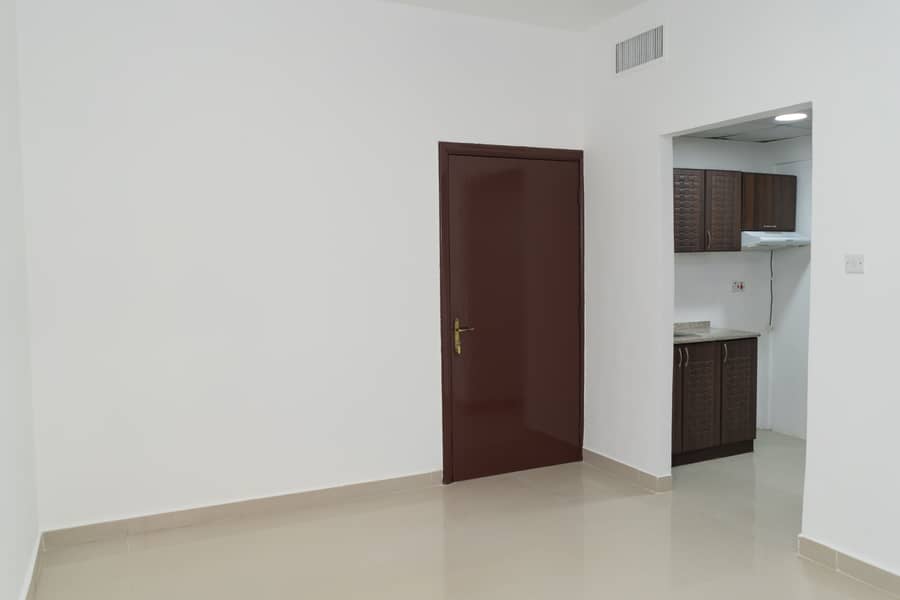 شقة في الدانة 1 غرفة 38000 درهم - 4113248