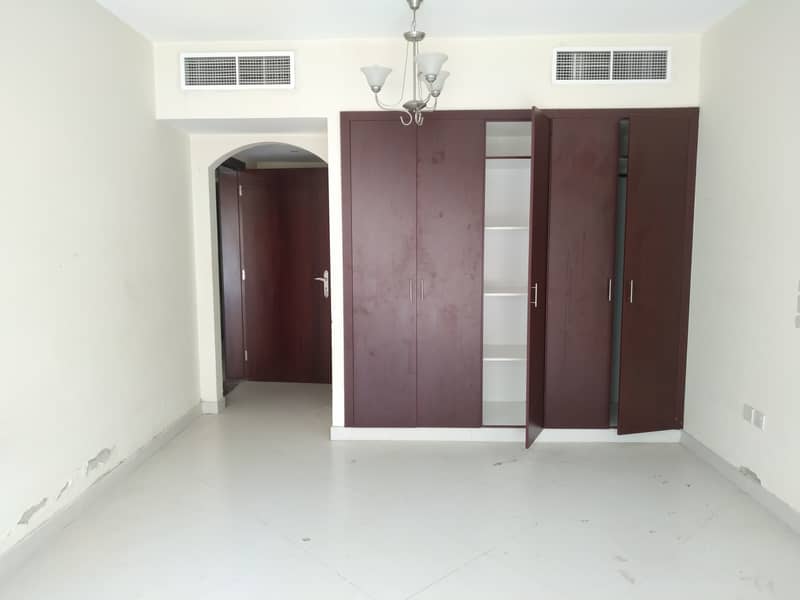 1BHK FOR SHARING NEAR NESTO MALL WITH CENTRAL AC 2 WASHROOMS BIG APARTMENT ONLY 45K