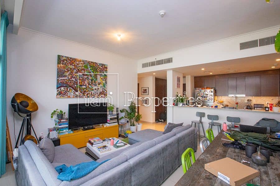 2 BR Tenanted Corner Unit With Spacious Layout
