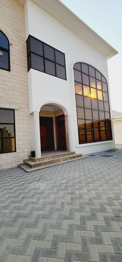 Same like brand new villa for rent:150k al khaledia