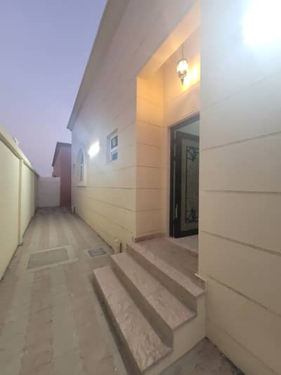 3 Bedroom Villa for Rent in Al Shamkha, Abu Dhabi - Brand New Mulhaq 3 Bedroom Hall with 4 Bathrooms in Al Shamkha