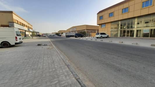 Warehouse for Rent in Al Jurf, Ajman - 2000 SQFT WAREHOUSE  WITH OFFICE  3 PHASE ELECTRICITY OPP TO CHINA MALL */*