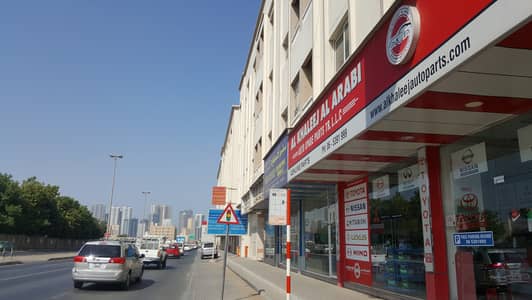 محل تجاري  للايجار في الخان، الشارقة - معارض تجارية للايجار بشارع خان بمدينة الشارقة 507 قدم