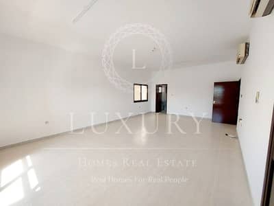 3 Bedroom Flat for Rent in Al Jahili, Al Ain - Lively Spacious Apartment With Balconies Maid Room