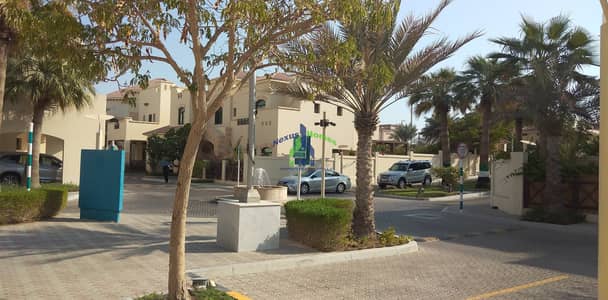 5 Bedroom Villa for Rent in Al Khalidiyah, Abu Dhabi - Gated community 5br villa +M with facilities