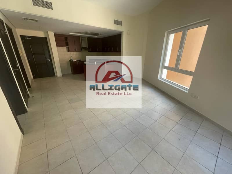 1BR||Huge Layout||Vacant||Ready to Move-In