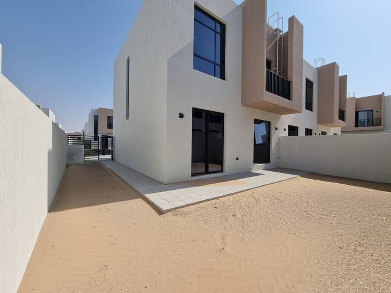 Good offer| Great ROI | 3 Bed + Maid Villa Good offer| Great ROI | 3 Bed + Maid Villa