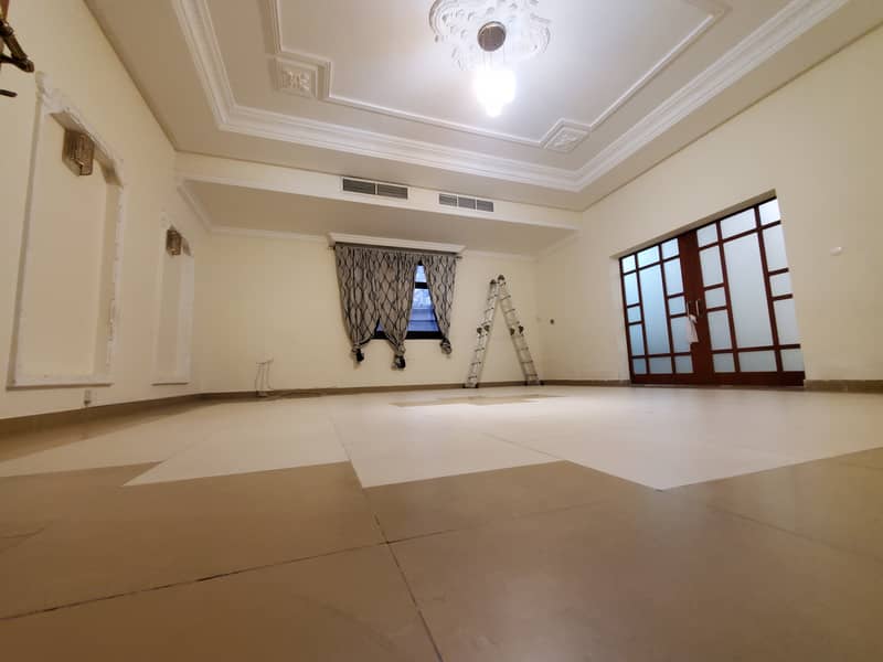 European Community  Luxury huge Studio  with Private entrance Sep/Kitchen+pool +gym close to safeer Mall walking Distance just 2 minutes in kca