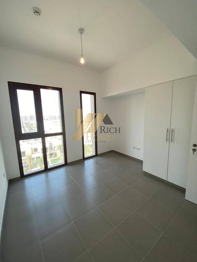 3 Bed Town Square Zahra Breeze/ high ROI/ great view