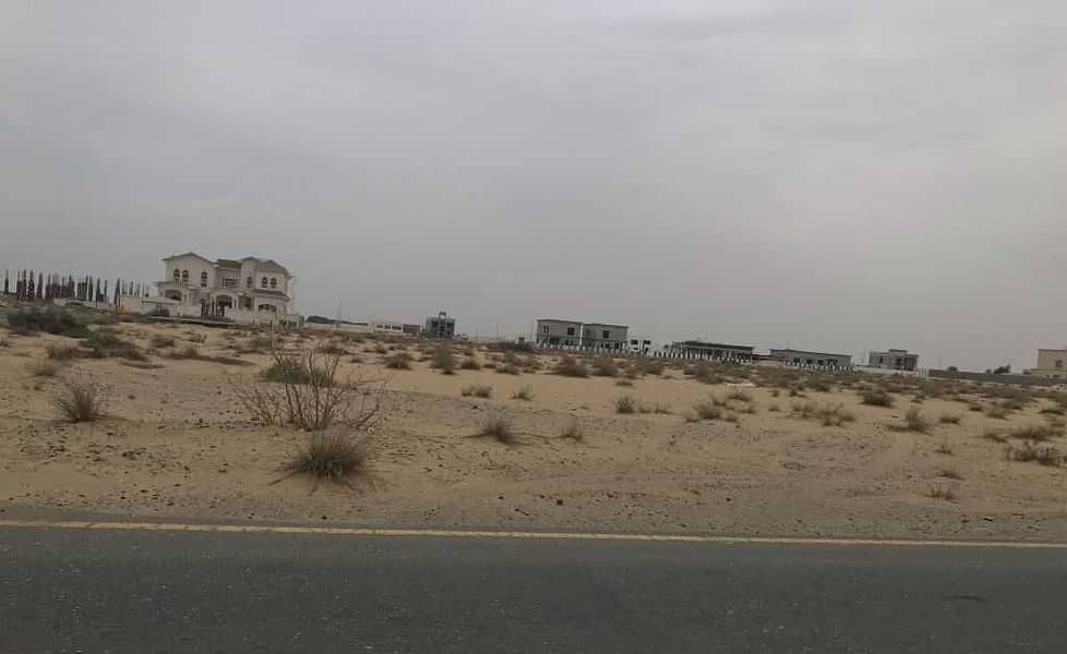 Land for sale in Hoshi / Sharjah - 5100 feet. - 725.000 Dirhams are required Negotiable